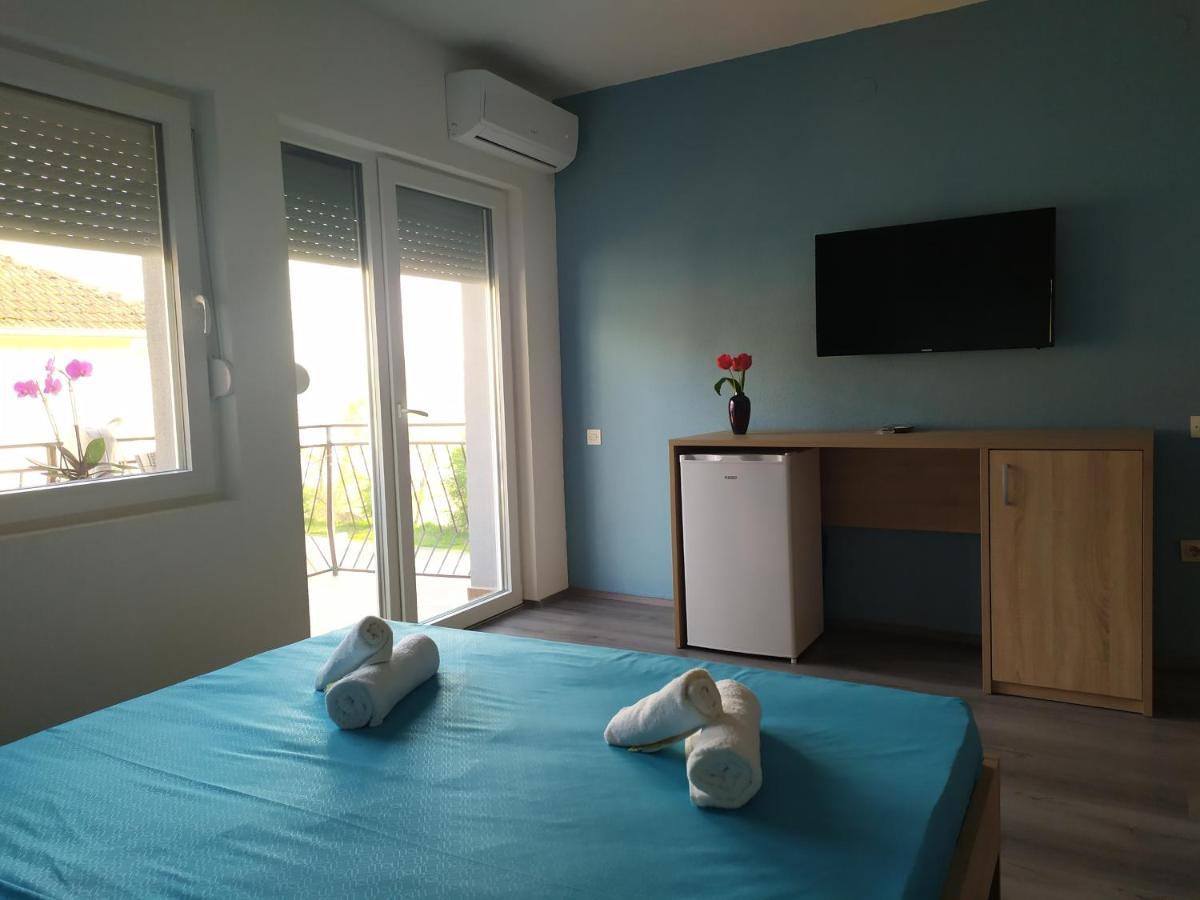 Ajkoski Apartments Пештані Екстер'єр фото