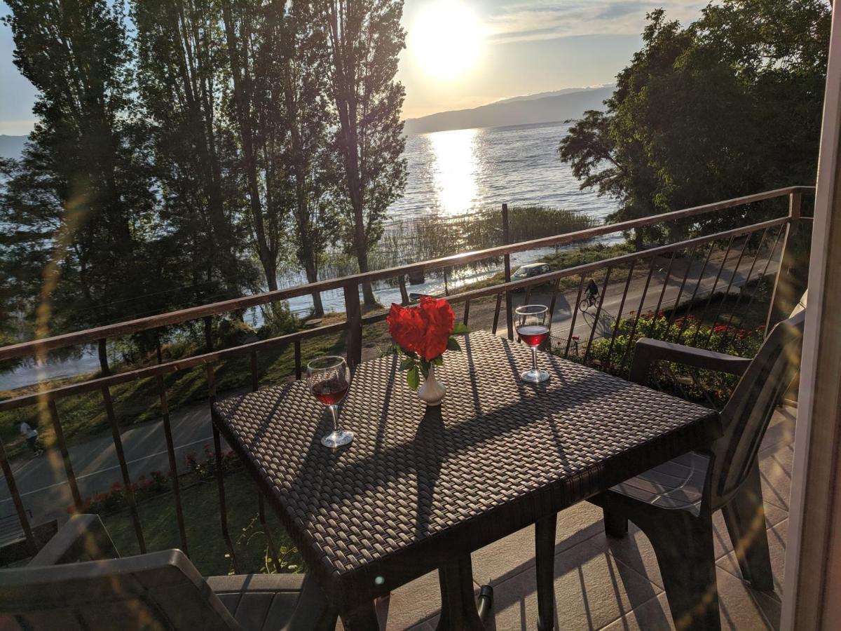 Ajkoski Apartments Пештані Екстер'єр фото