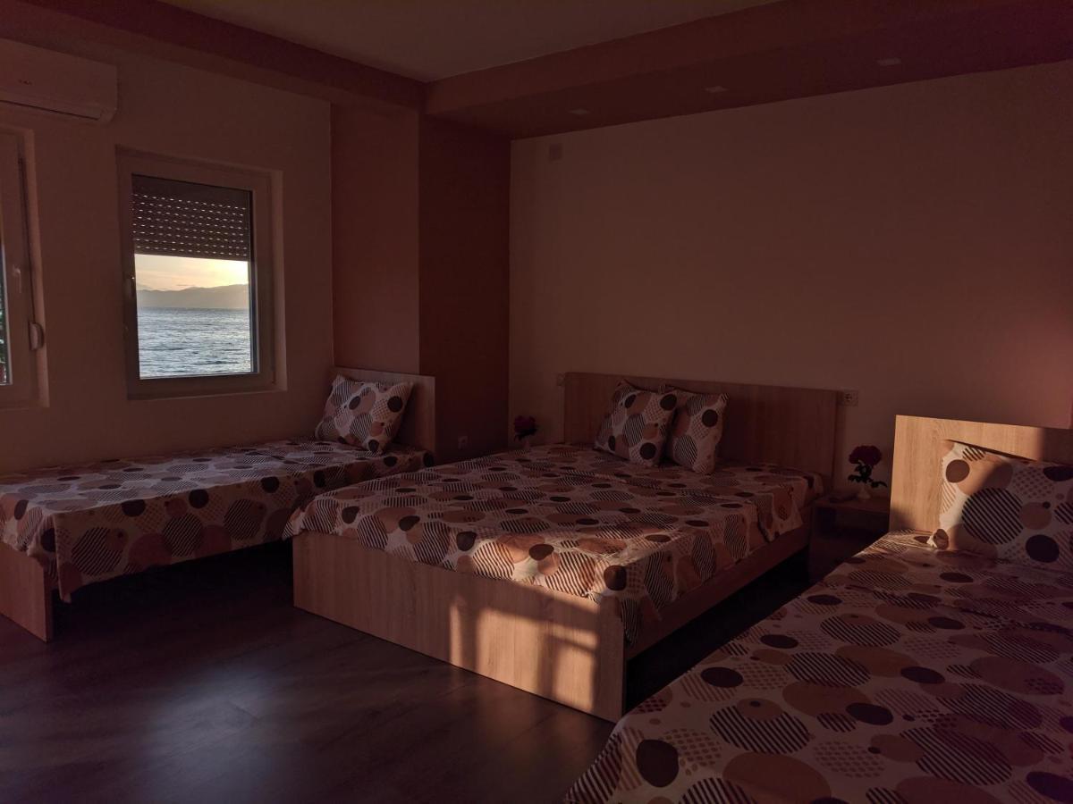 Ajkoski Apartments Пештані Екстер'єр фото