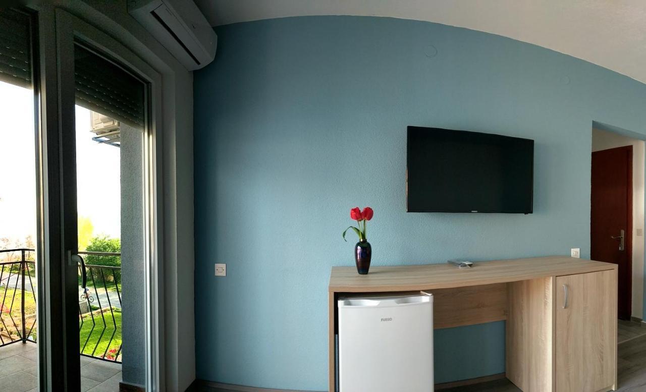 Ajkoski Apartments Пештані Екстер'єр фото