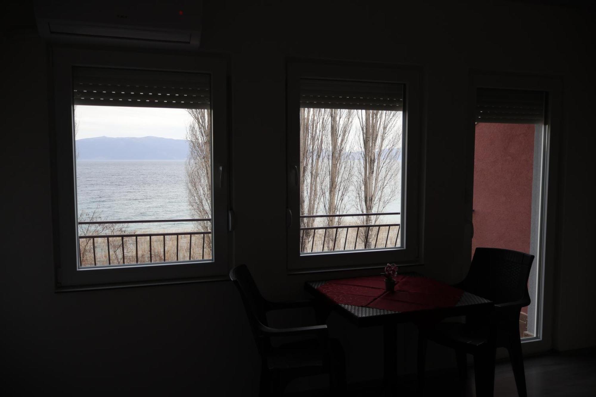 Ajkoski Apartments Пештані Екстер'єр фото