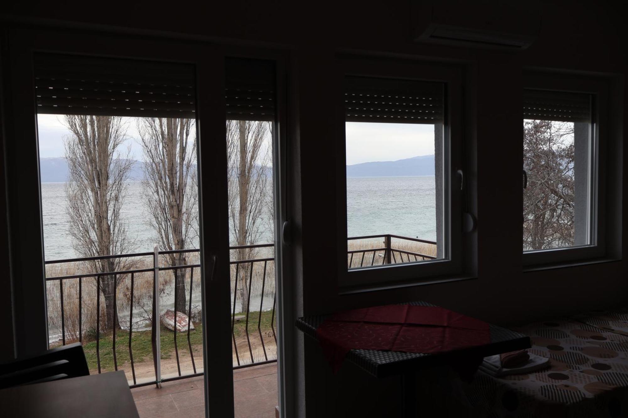 Ajkoski Apartments Пештані Екстер'єр фото