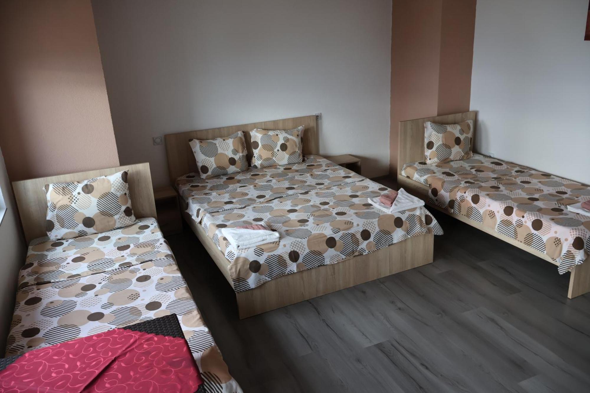Ajkoski Apartments Пештані Екстер'єр фото
