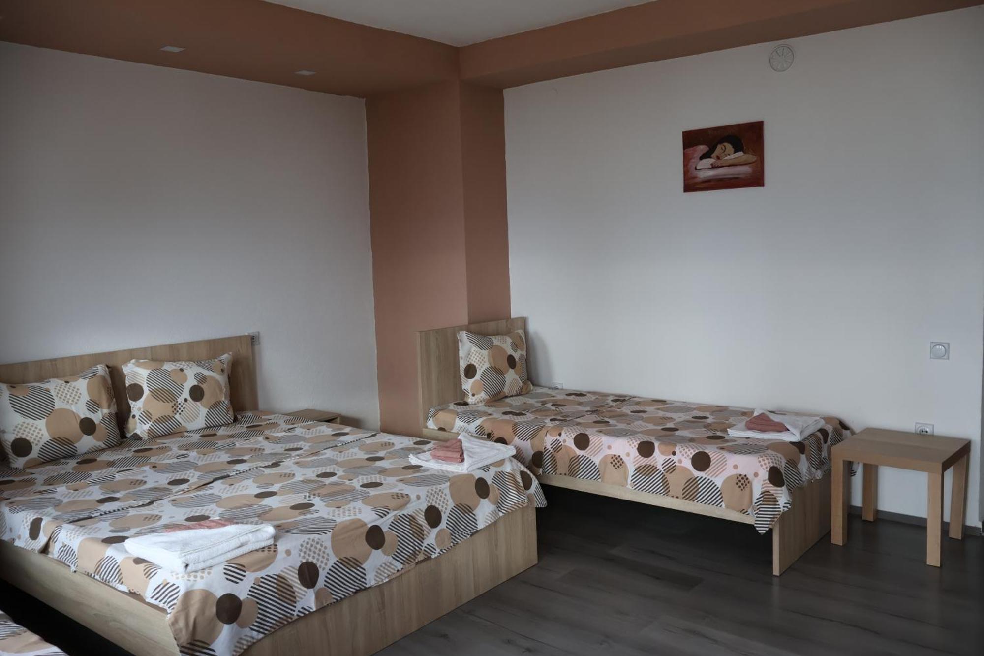 Ajkoski Apartments Пештані Екстер'єр фото